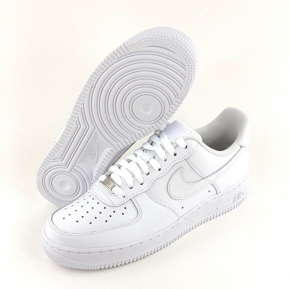 NEW Nike Air Force 1 ‘07 LE Low Triple White - Picture 6 of 8